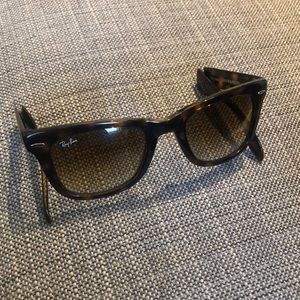 Ray Ban foldable wayfarer sunglasses
